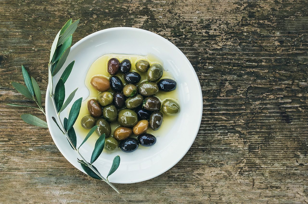 mediterranean-olives-in-olive-oil